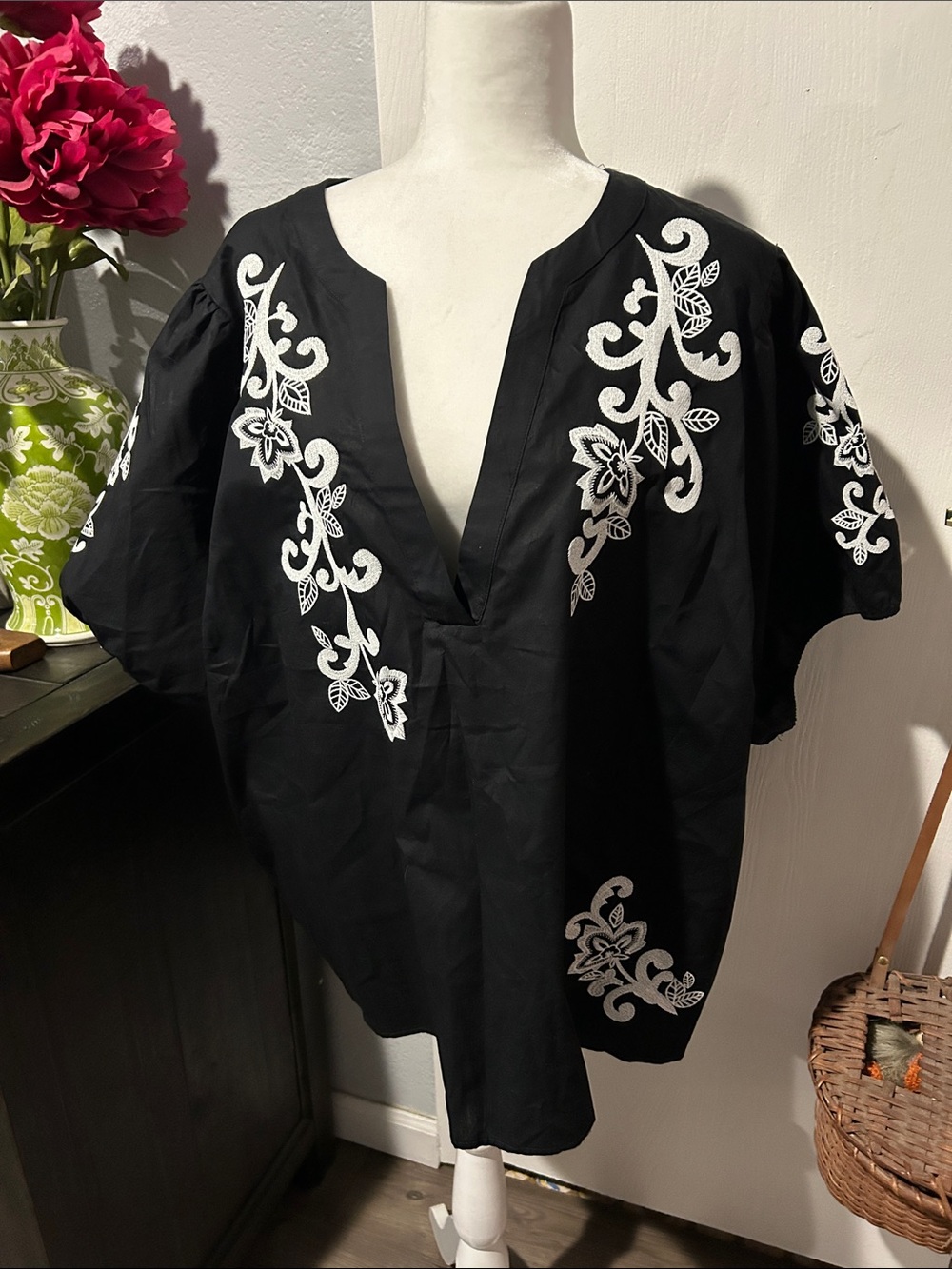 Torrid Belle Isle Black V-Neck Embroidered Tunic with White Floral Detail